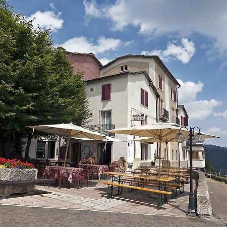 Albergo Ristorante Leso Боско Чезанова Екстериор снимка