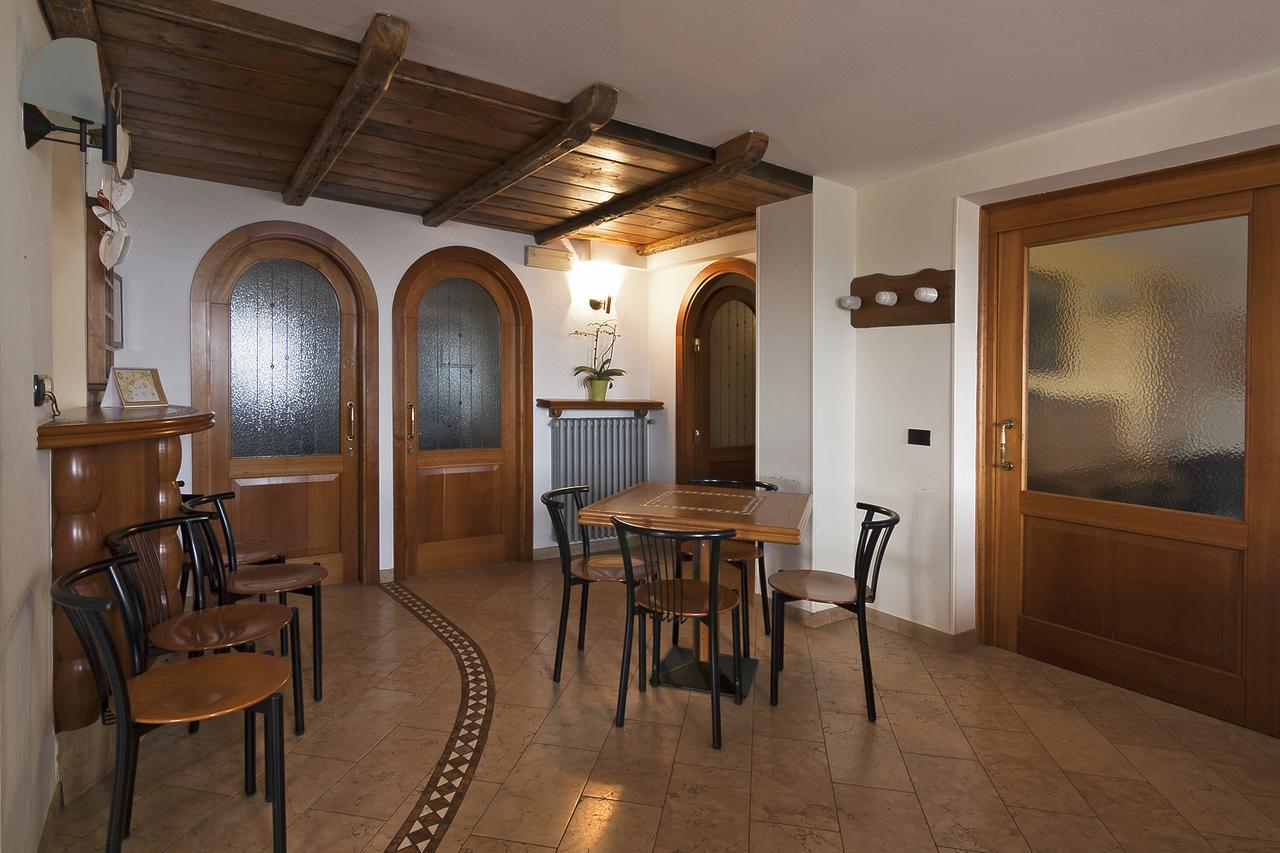 Albergo Ristorante Leso Боско Чезанова Екстериор снимка