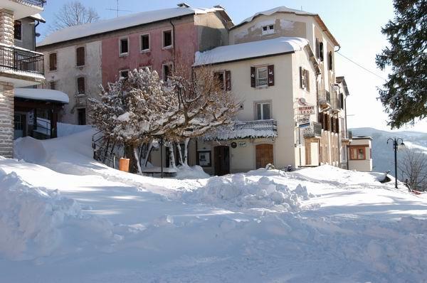 Albergo Ristorante Leso Боско Чезанова Екстериор снимка